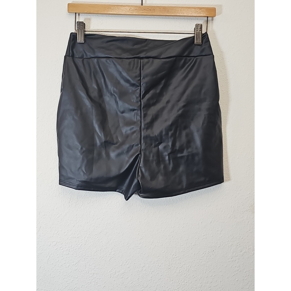 Fashion Nova Black Women's Faux Leather High-Waisted Short Size L - Picture 5 of 11